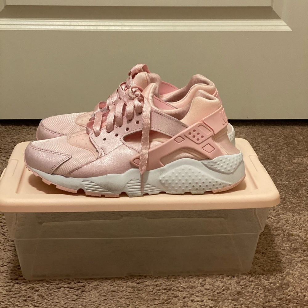 Baby Pink Nike Huarache!